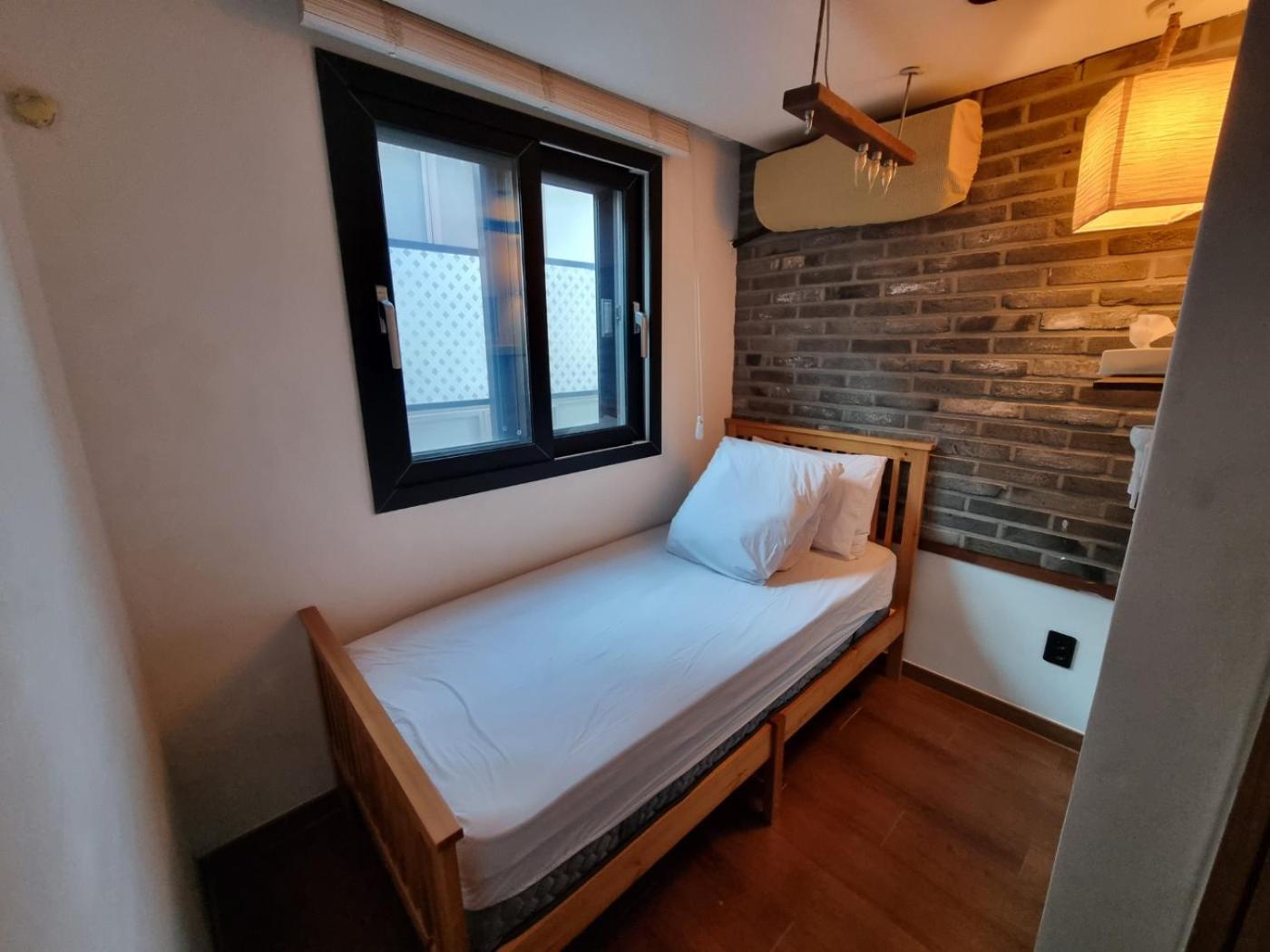 Hwon Guesthouse โซล ภายนอก รูปภาพ